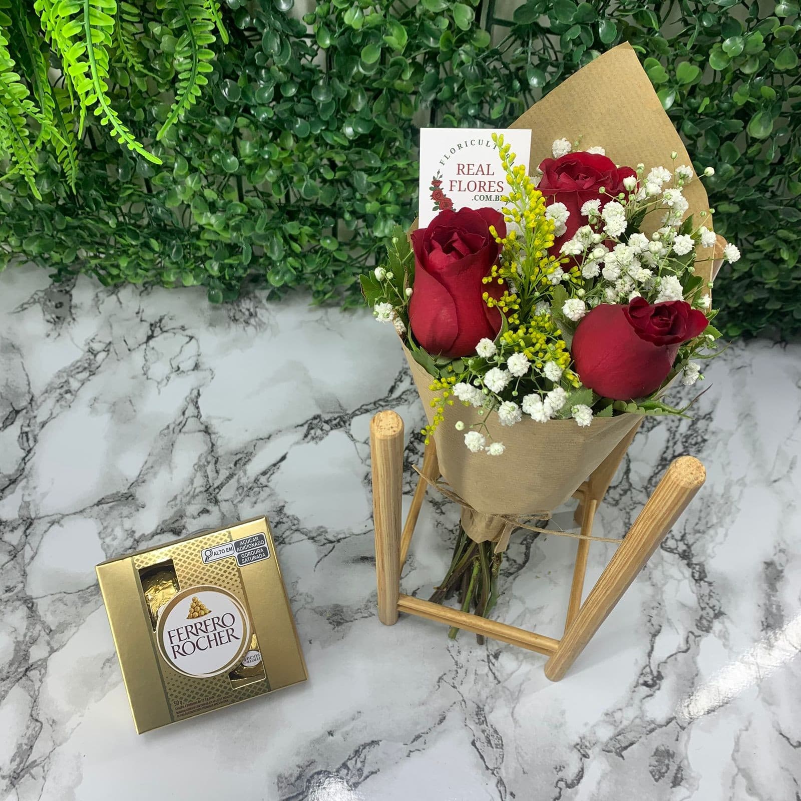 Mini 3 Rosas Vermelhas com Mosquito Kraft + Ferrero 4