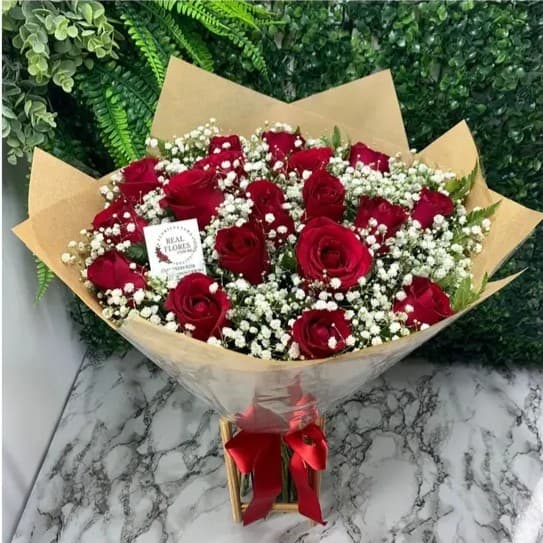 18 Rosas Vermelhas com Mosquito Kraft