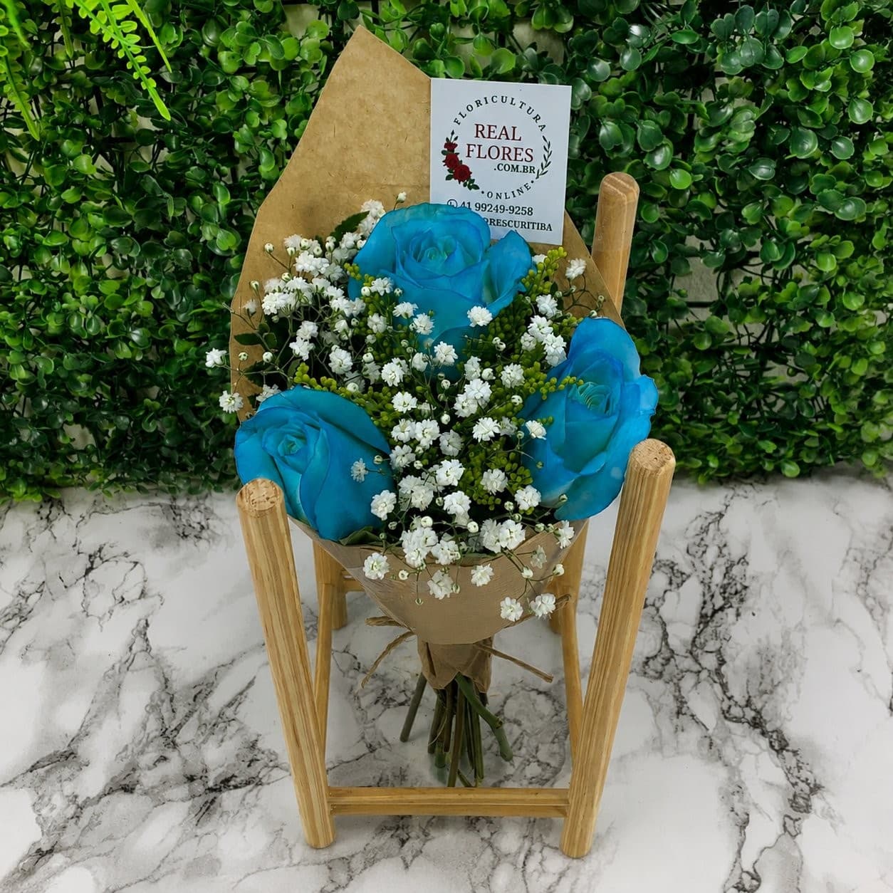 3 Rosas Azuis com Mosquito Kraft