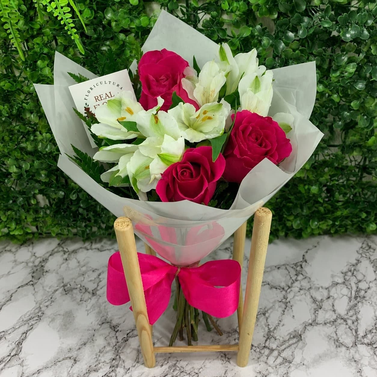 Mini 3 Rosas Pink com Alstroemérias