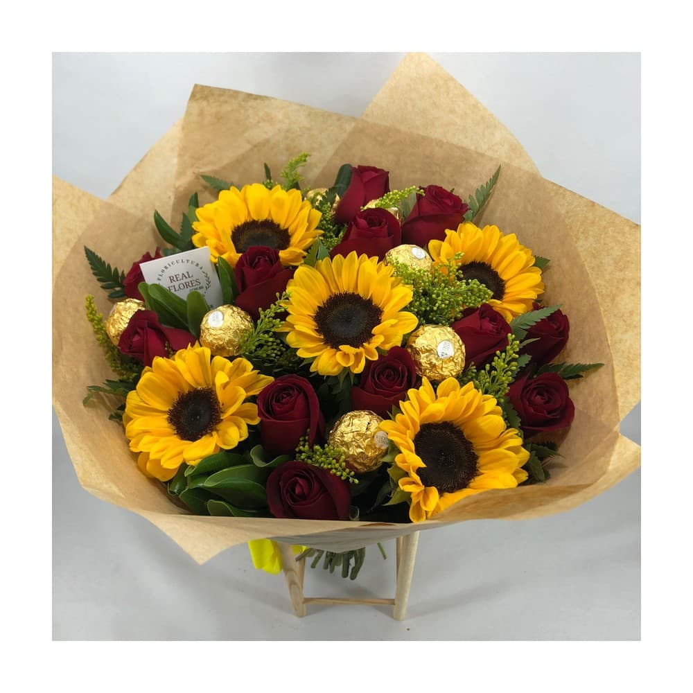 Buquê de Girassóis com Rosas Vermelhas e Ferrero Rocher