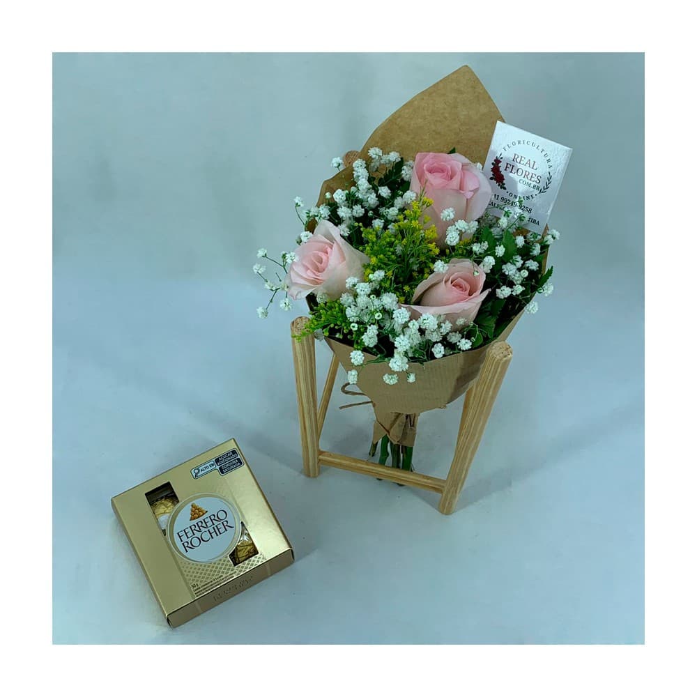 Buquê de 3 Rosas Rosa Claro com Ferrero Rocher