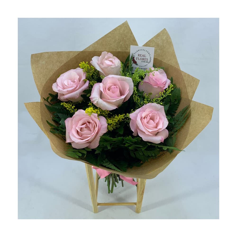 Buquê de 6 Rosas Rosa Claro com Tango - Kraft