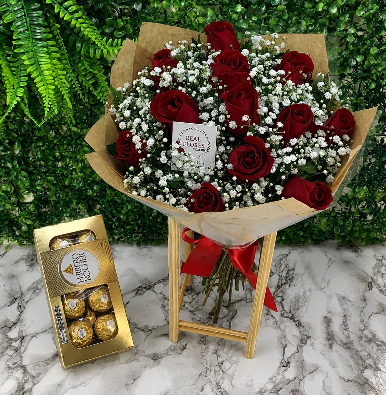 12 Rosas Vermelhas Kraft Mosquito + Ferrero 8