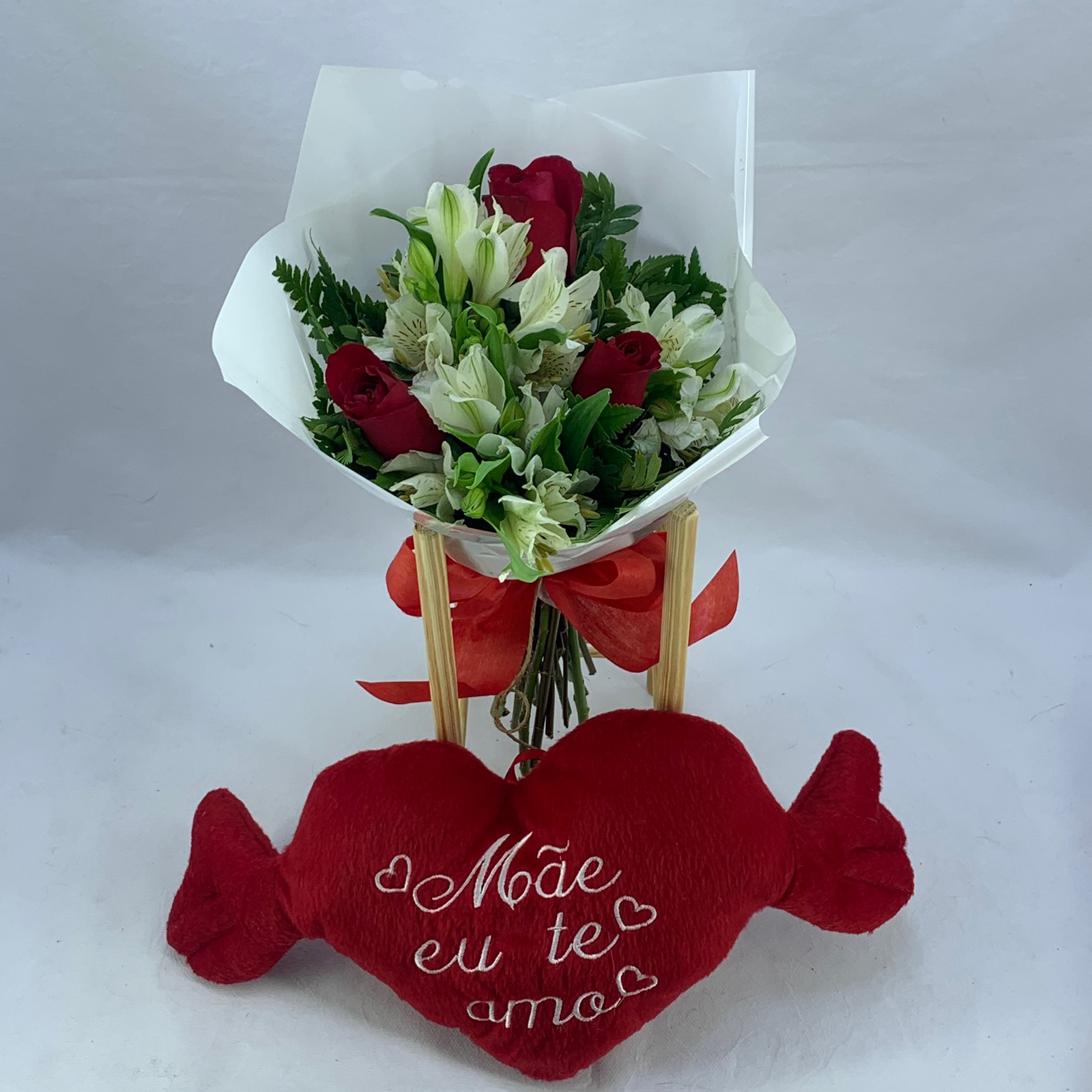Mini Buquê 3 Rosas + Pelúcia
