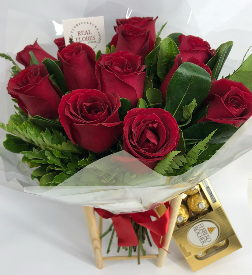 12 Rosas Vermelhas + Ferrero 8
