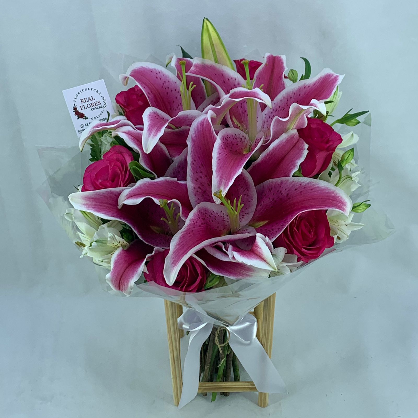 6 Rosas Pinks com Lírio e Alstroemeria