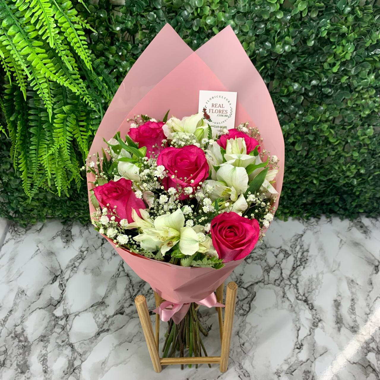 5 Rosas com Alstroemeria