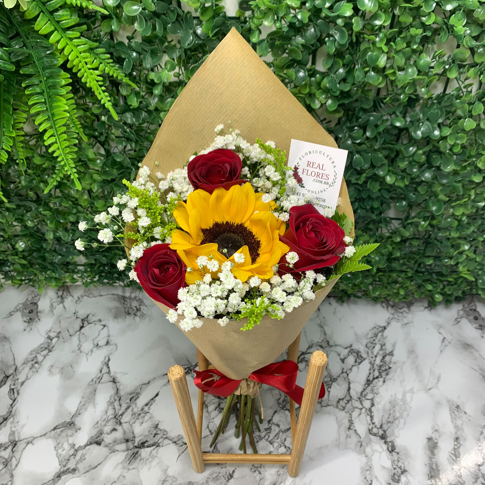 1 Girassol e 3 Rosas Vermelhas